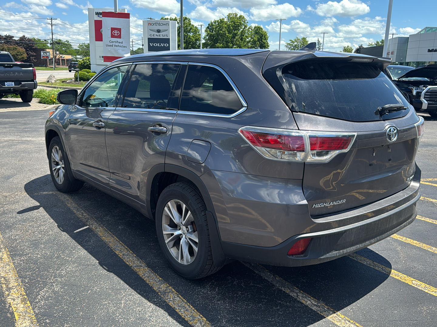 Used 2014 Predawn Gray Mica Toyota XLE image 4
