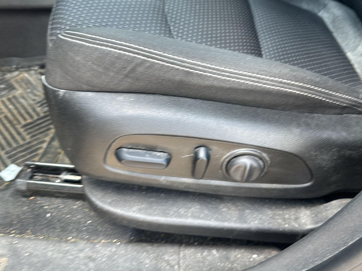 Used 2024 Downpour Metallic GMC SLE image 7