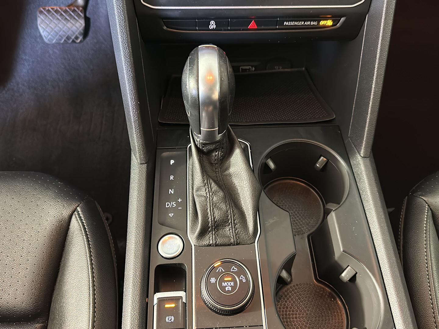 Used 2019 Platinum Gray Metallic Volkswagen 3.6L V6 SE image 20