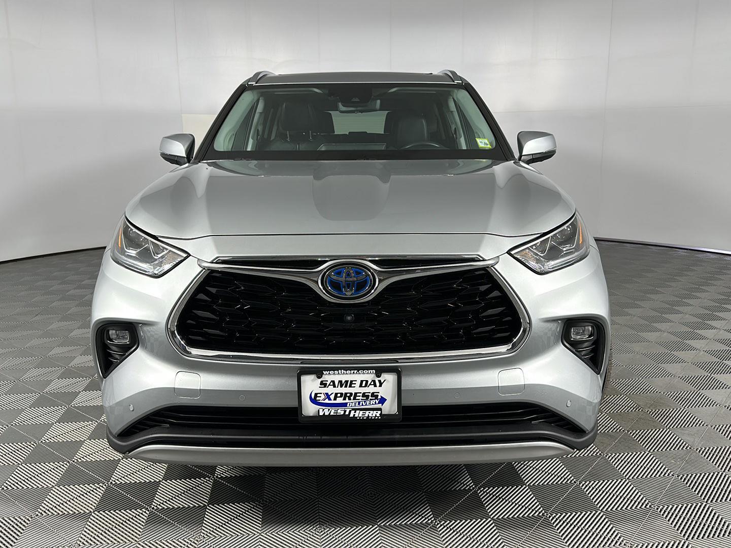 Used 2021 Celestial Silver Metallic Toyota Platinum image 2