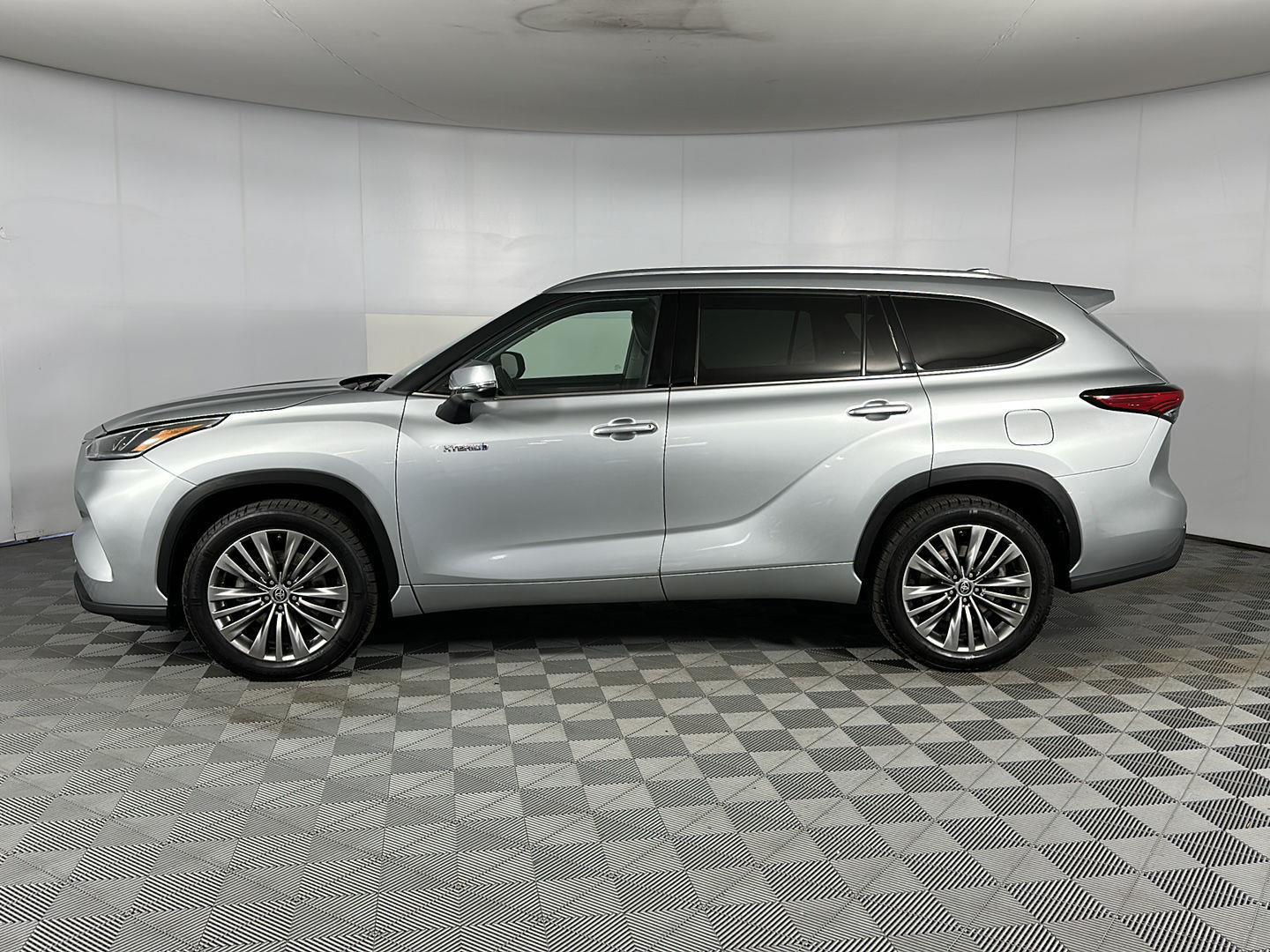 Used 2021 Celestial Silver Metallic Toyota Platinum image 4