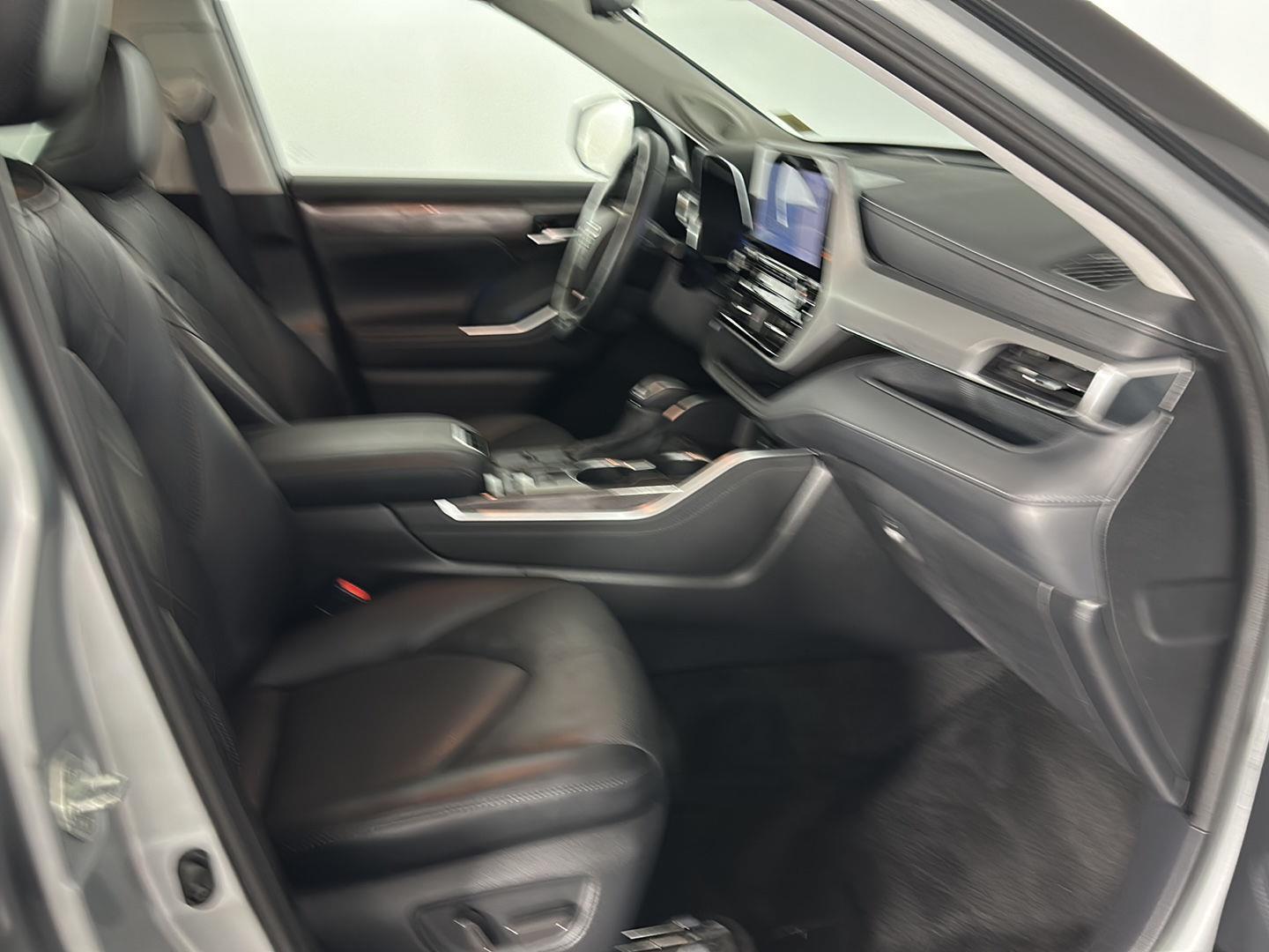 Used 2021 Celestial Silver Metallic Toyota Platinum image 27
