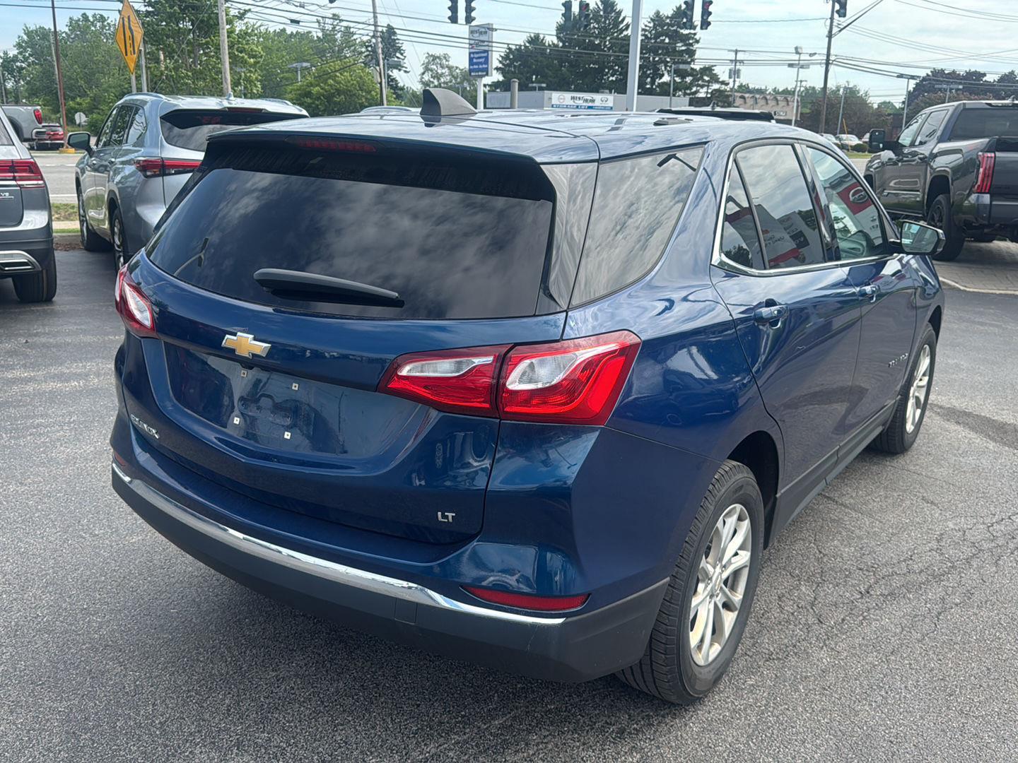Used 2019 Pacific Blue Metallic Chevrolet LT image 6