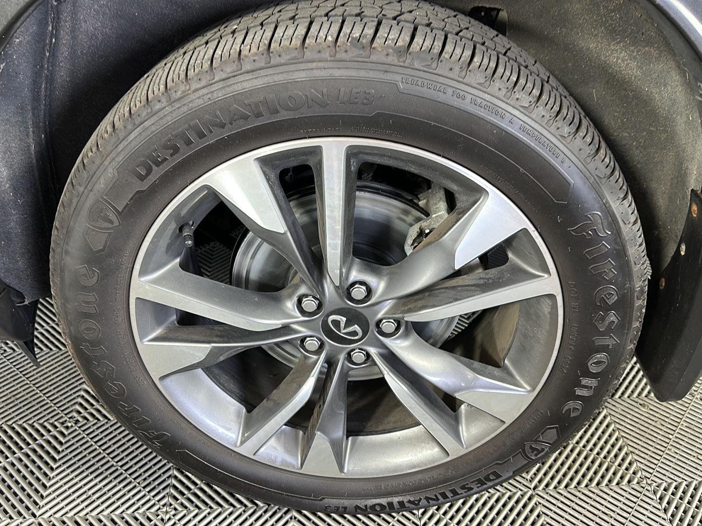 Used 2023 Warm Titanium INFINITI LUXE image 9