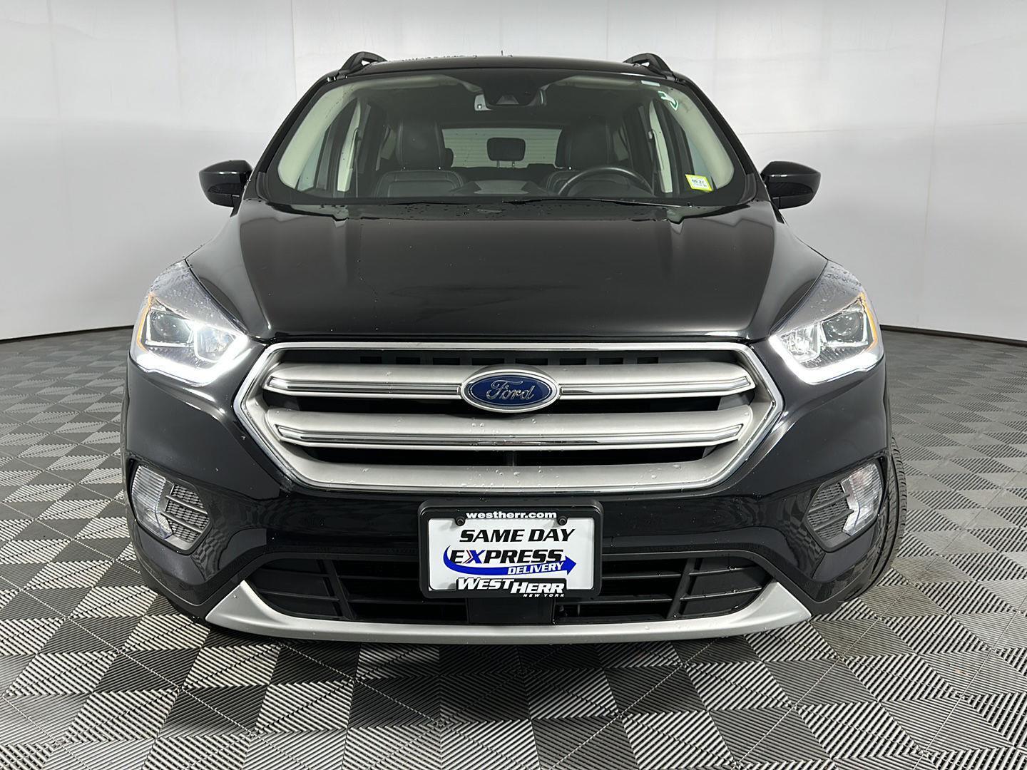 Used 2019 Black Metallic Ford SEL image 2