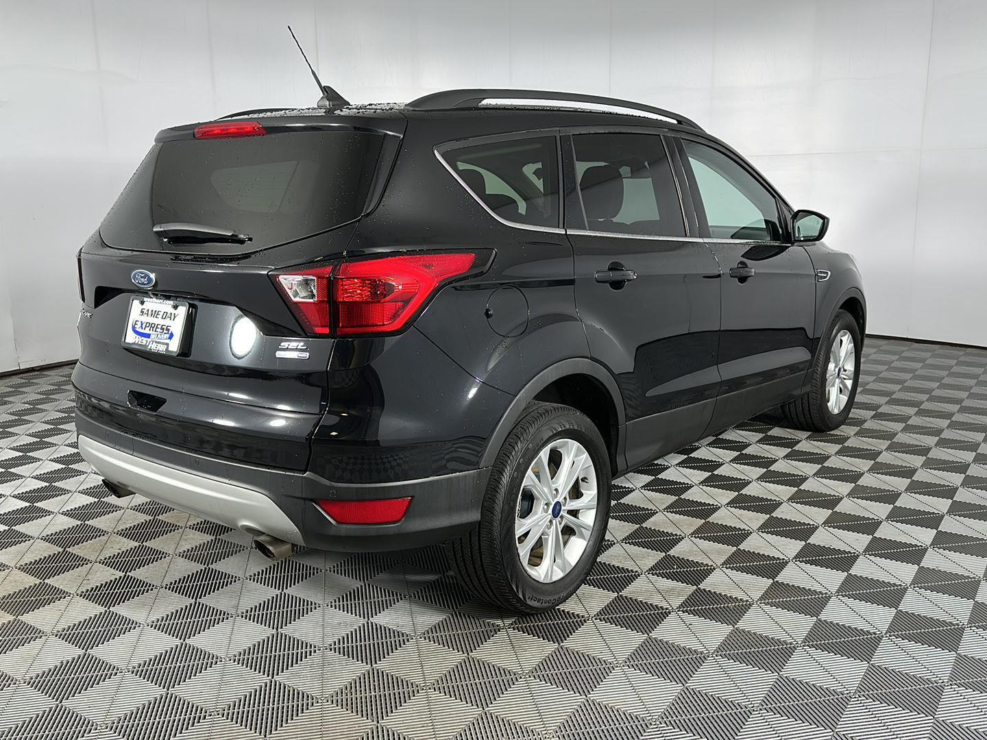 Used 2019 Black Metallic Ford SEL image 7