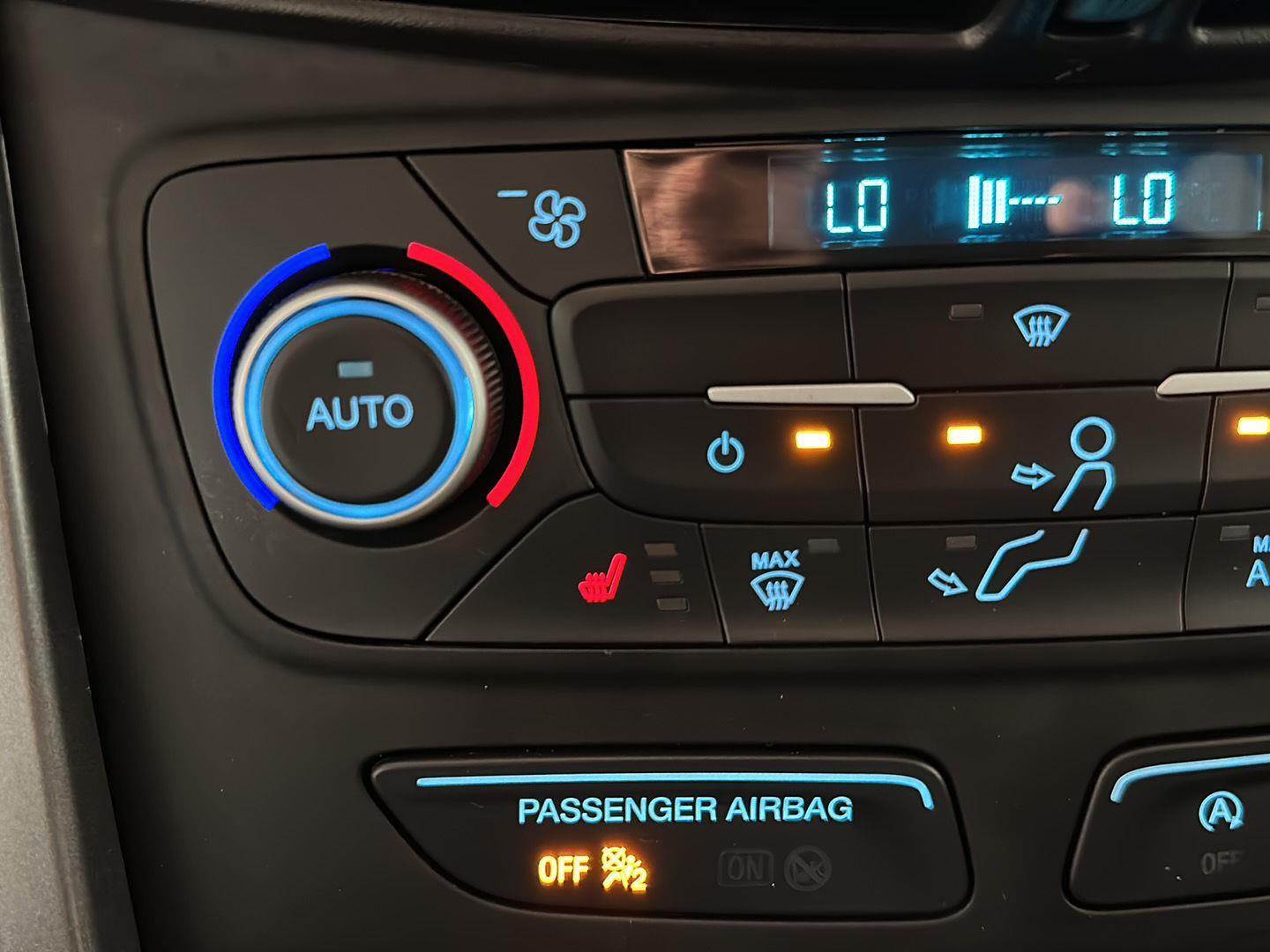 Used 2019 Black Metallic Ford SEL image 19