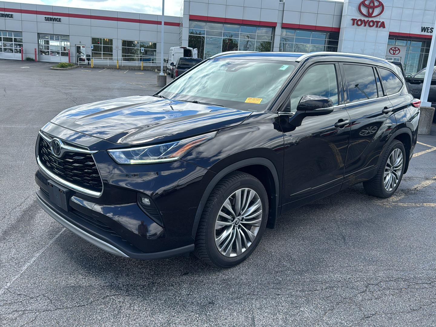 Used 2021 Opulent Amber Toyota Platinum image 3
