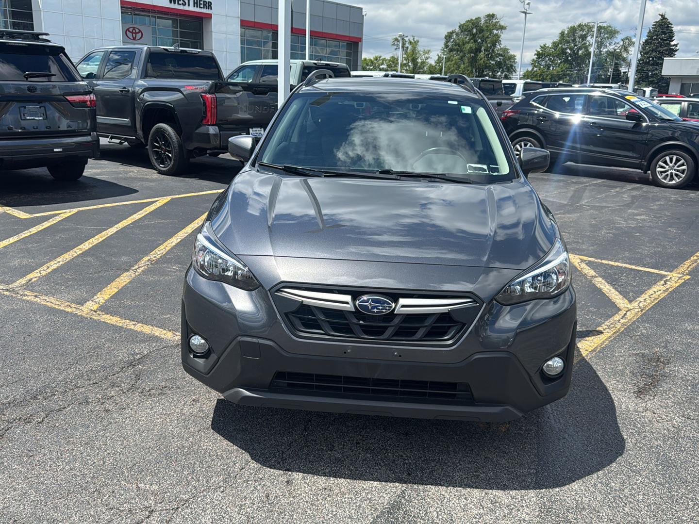 Used 2023 Gy Subaru  image 2