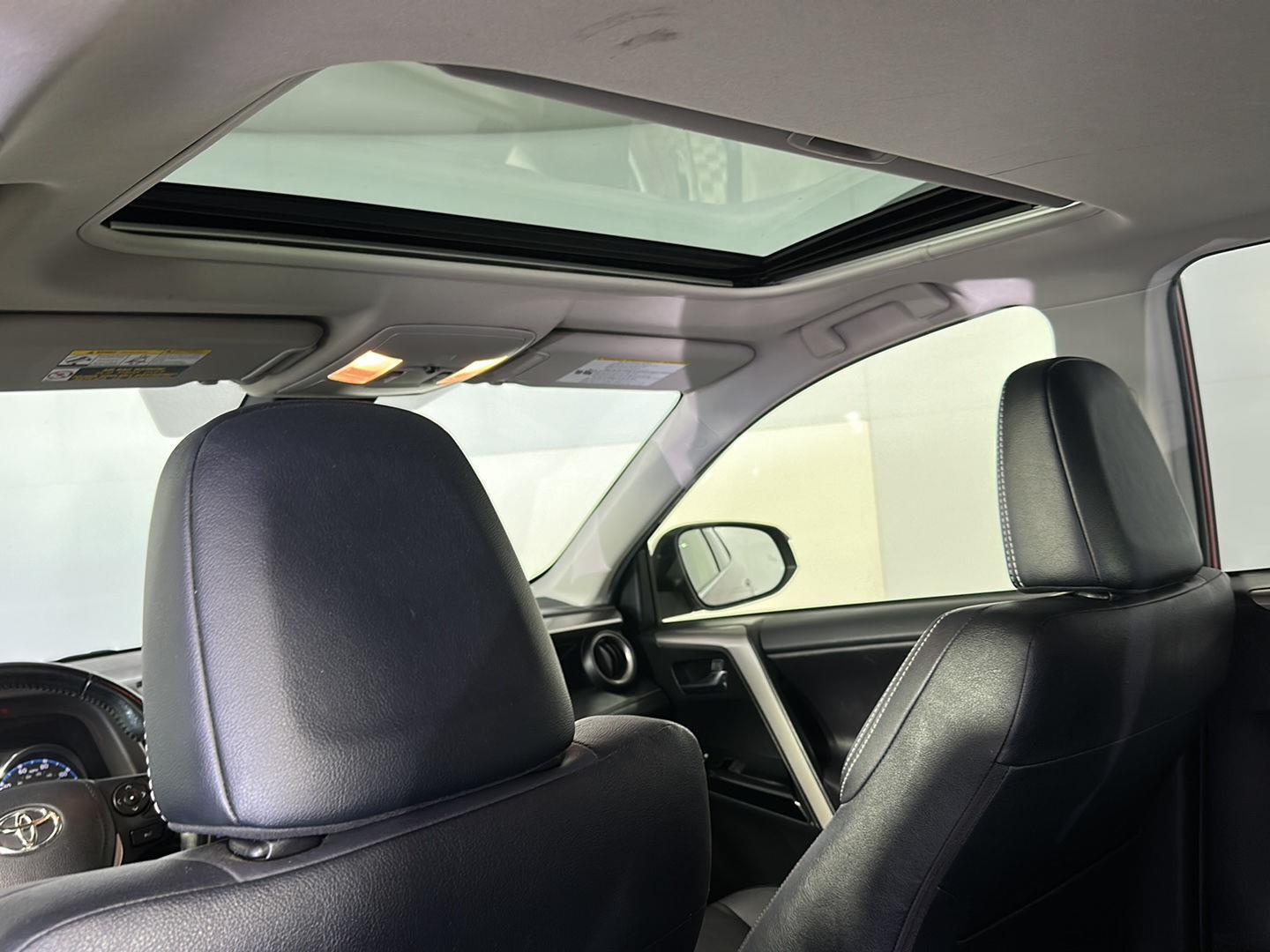 Used 2018 Pearl Toyota Limited image 22