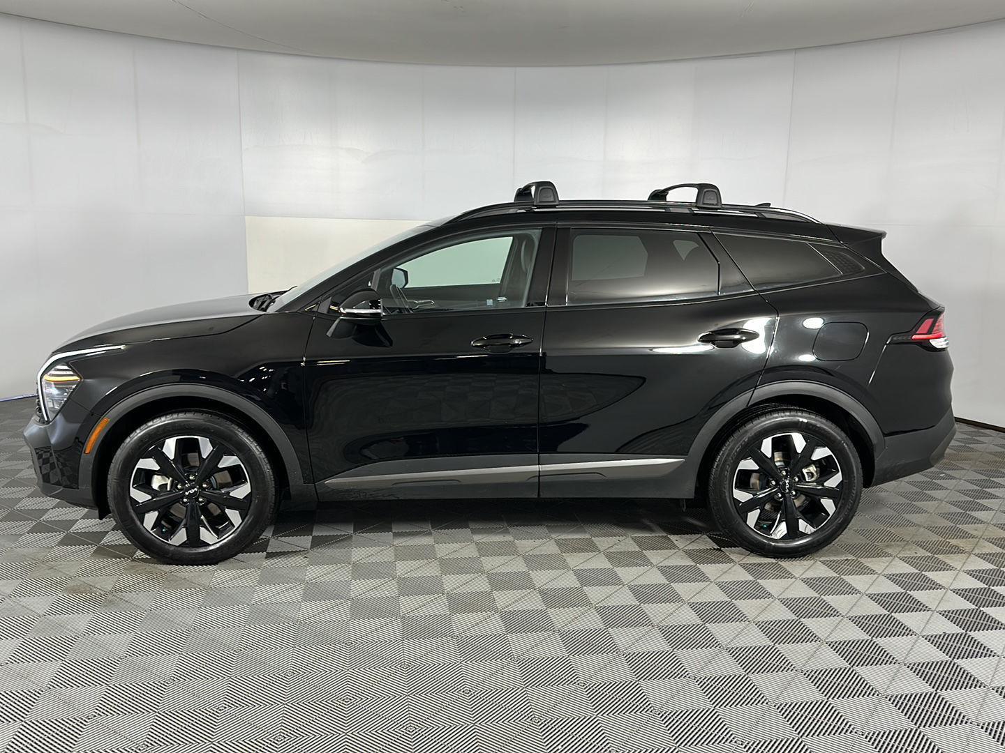 Used 2024 Ebony Black Kia X-Line image 4