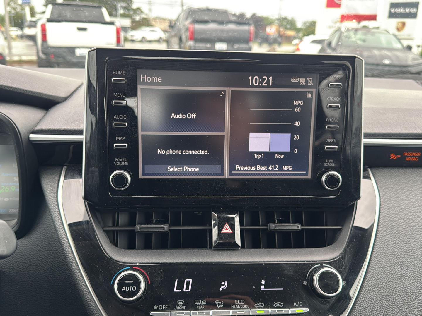 Used 2020 Classic Silver Metallic Toyota LE image 9