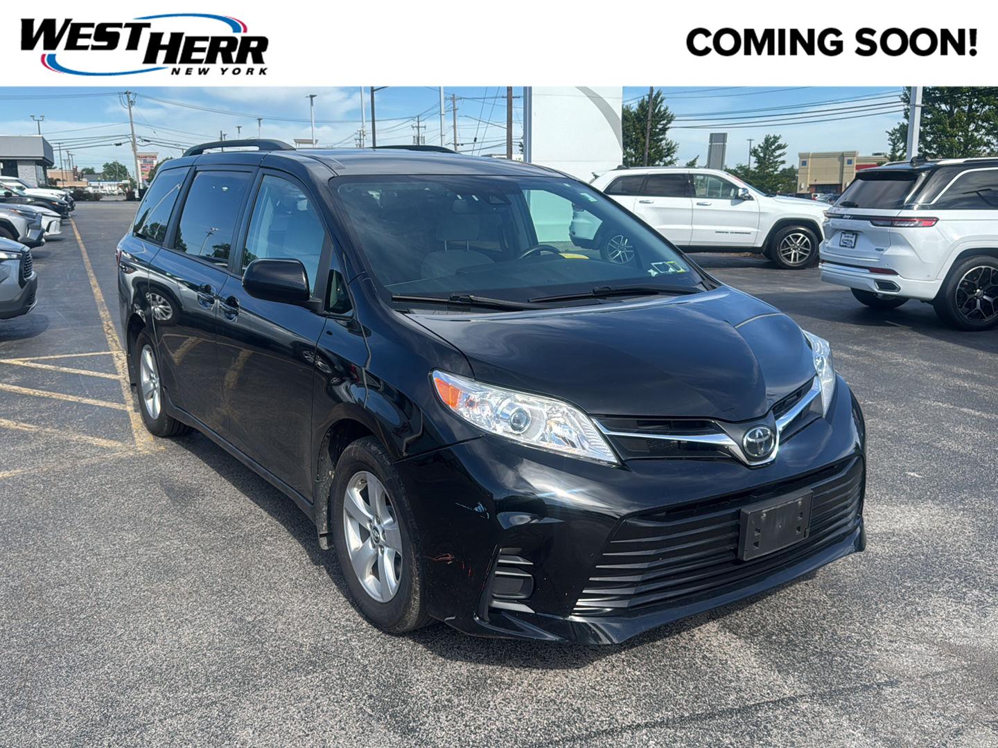 2019 Toyota Sienna LE 7-Passenger FWD with Auto-Access Seat