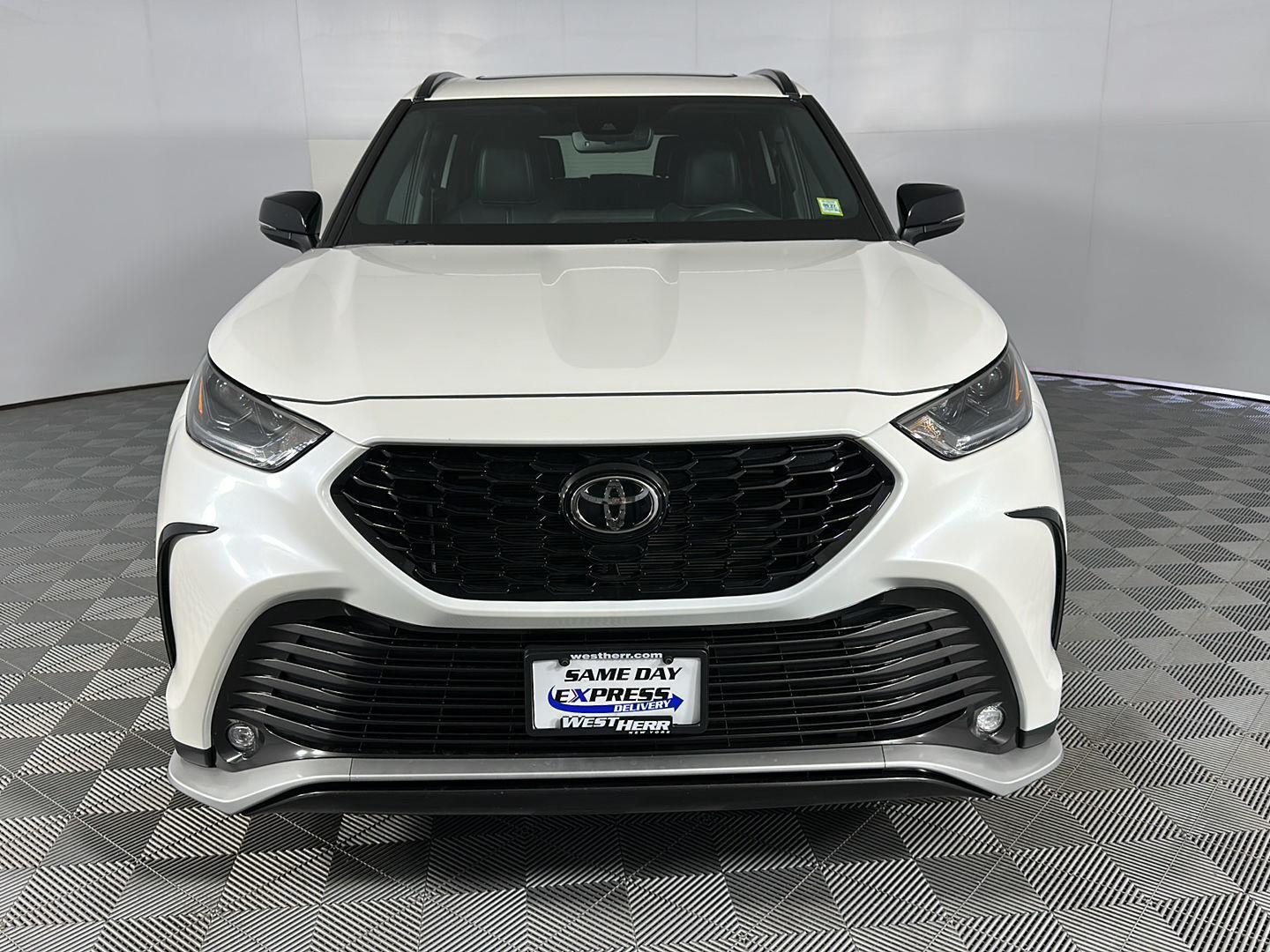 Used 2021 Blizzard Pearl Toyota XSE image 2