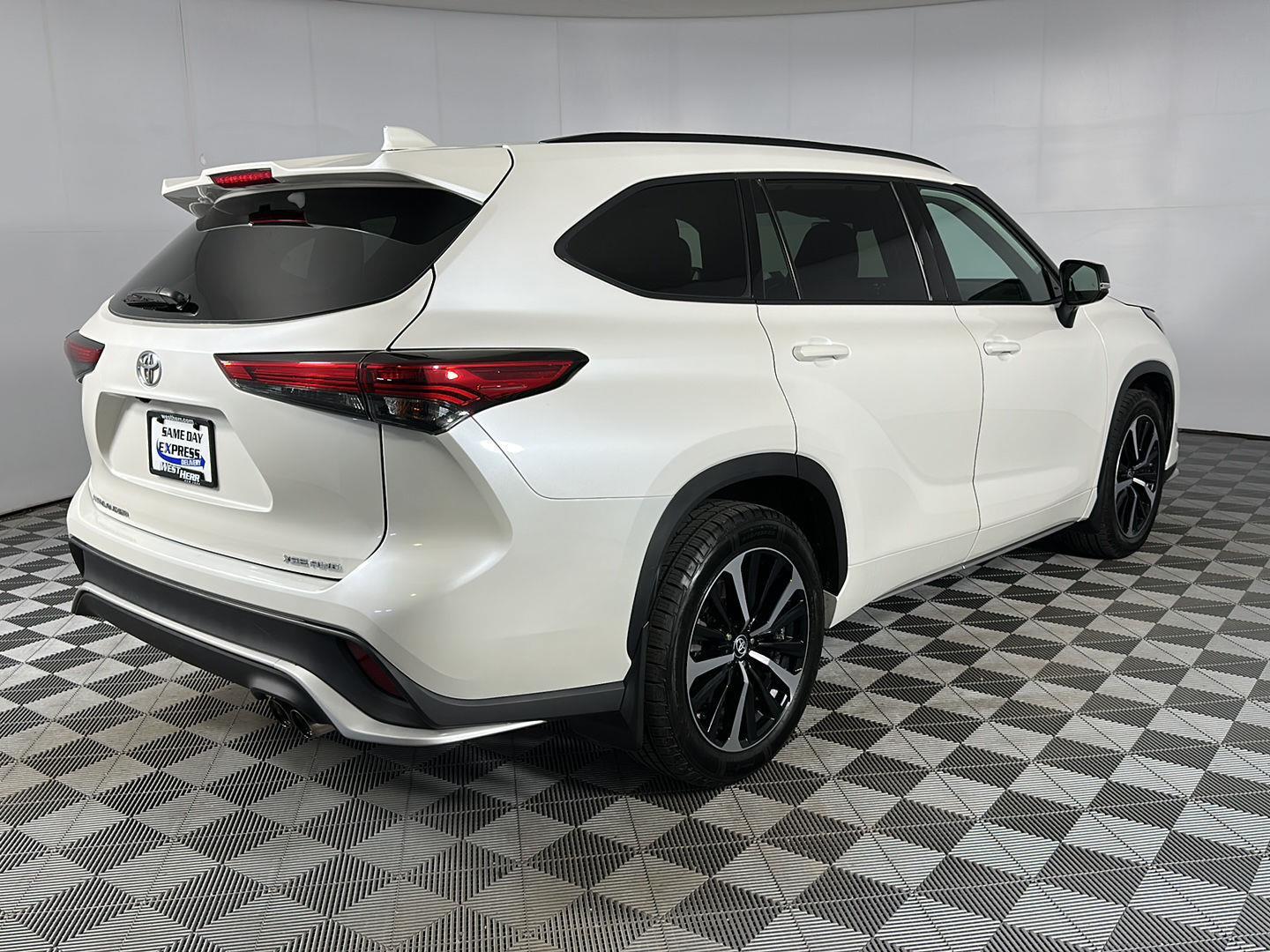 Used 2021 Blizzard Pearl Toyota XSE image 7