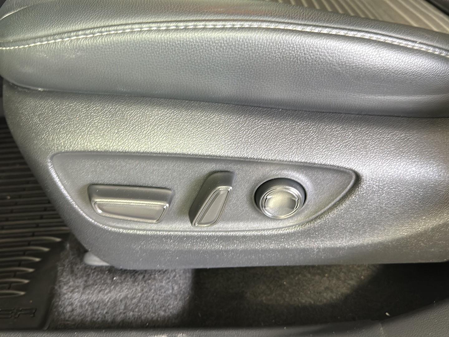 Used 2021 Blizzard Pearl Toyota XSE image 11
