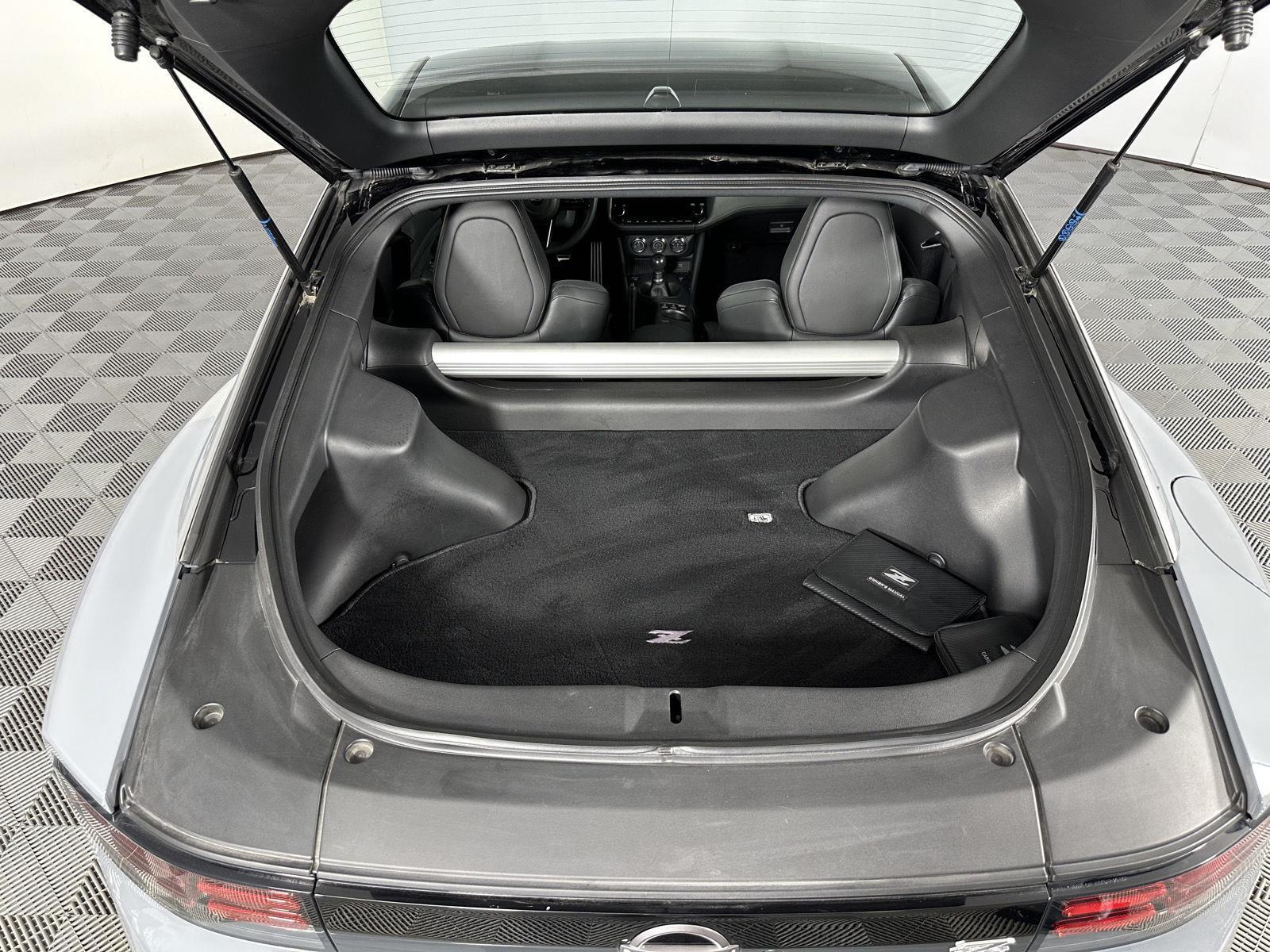 Used 2024 Boulder Gray/Super Black Nissan Performance image 8