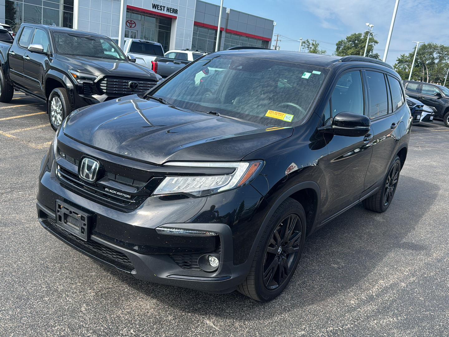 Used 2022 Crystal Black Pearl Honda Black Edition image 3