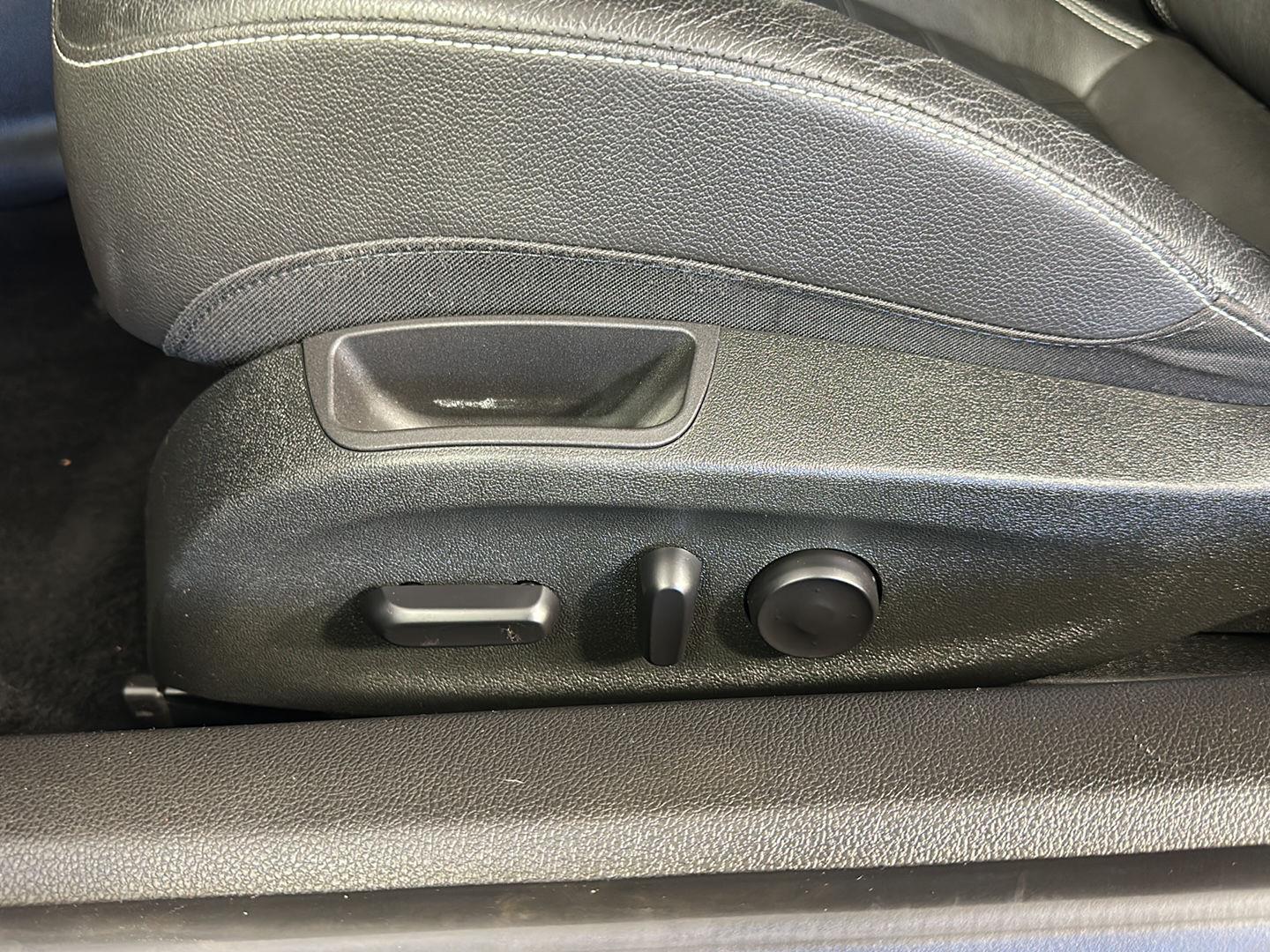 Used 2016 Sky Buick Premium image 9