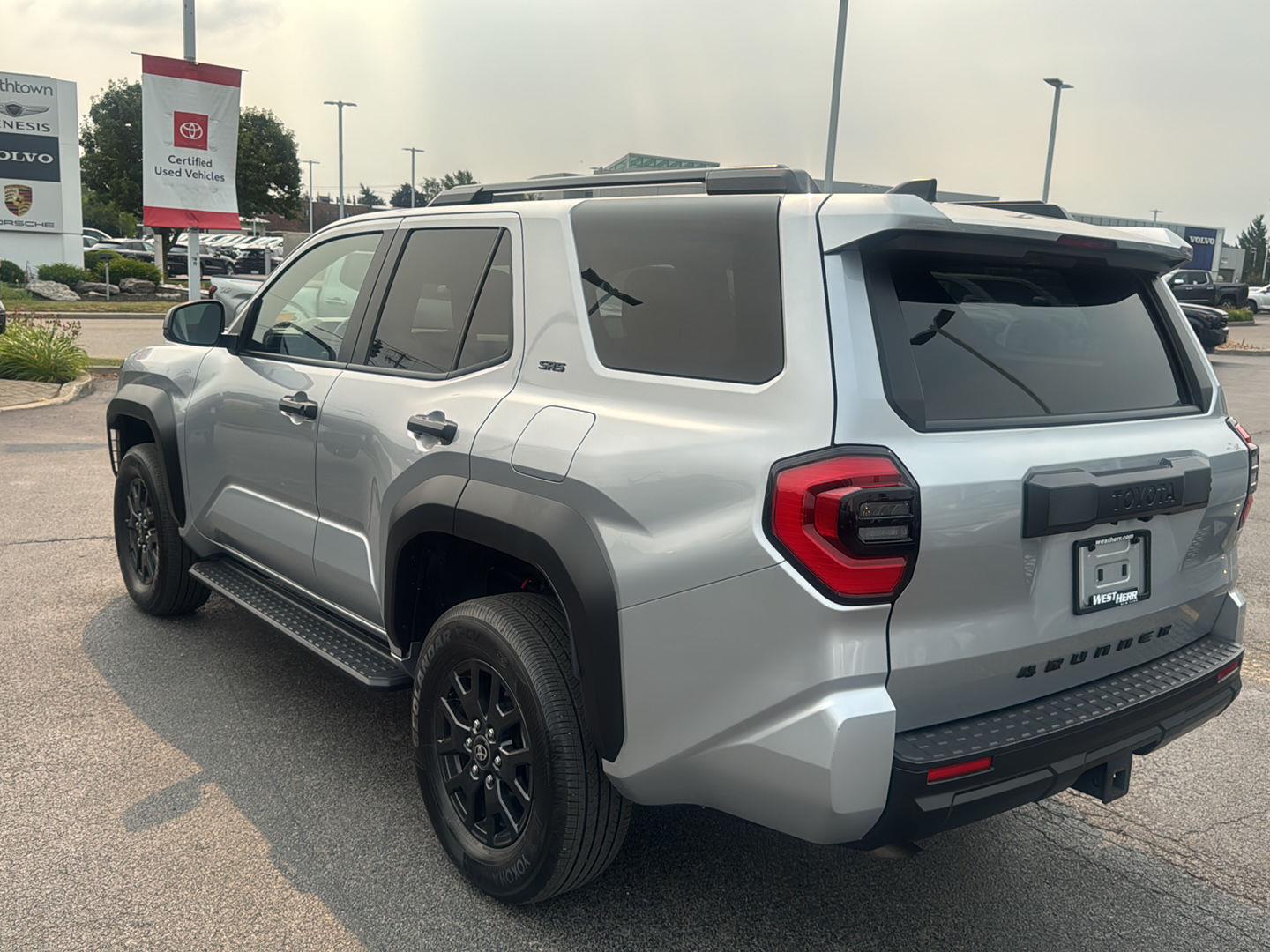 Used 2025 Cutting Edge Toyota SR5 image 4