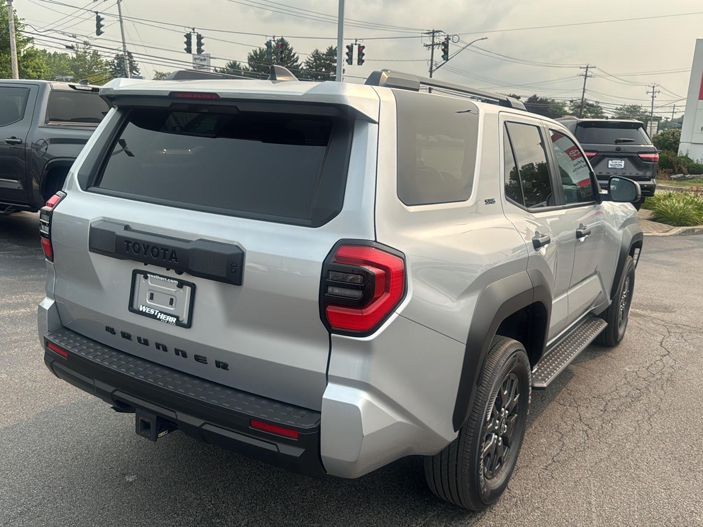 Used 2025 Cutting Edge Toyota SR5 image 6