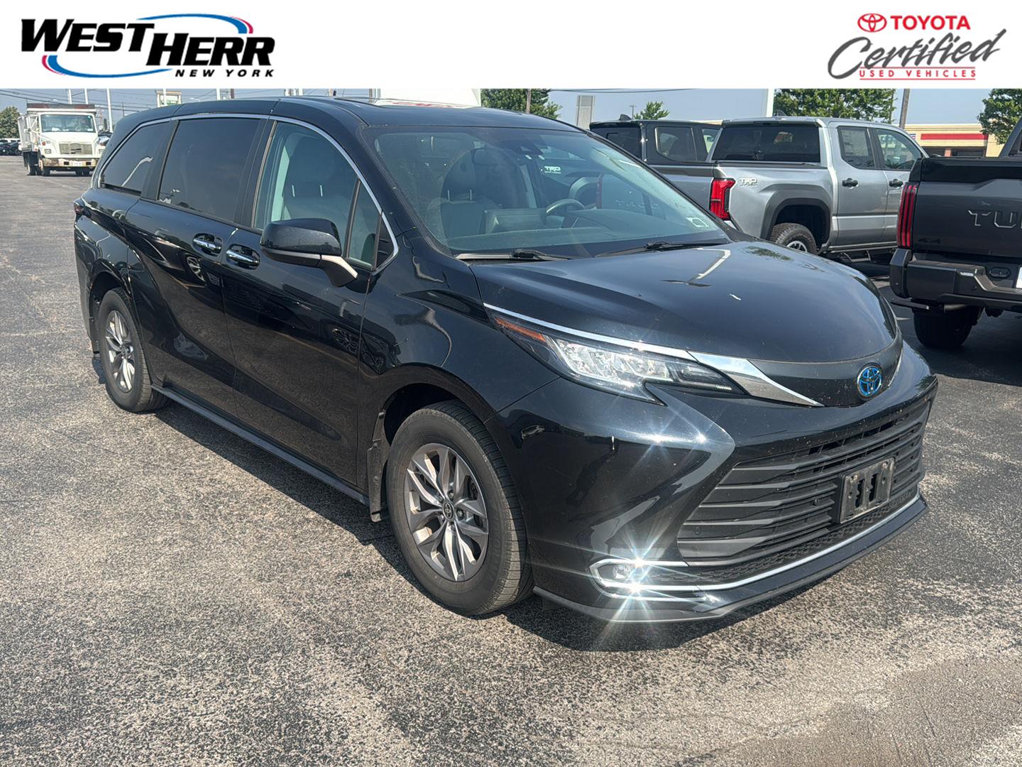 2023 Toyota Sienna XLE