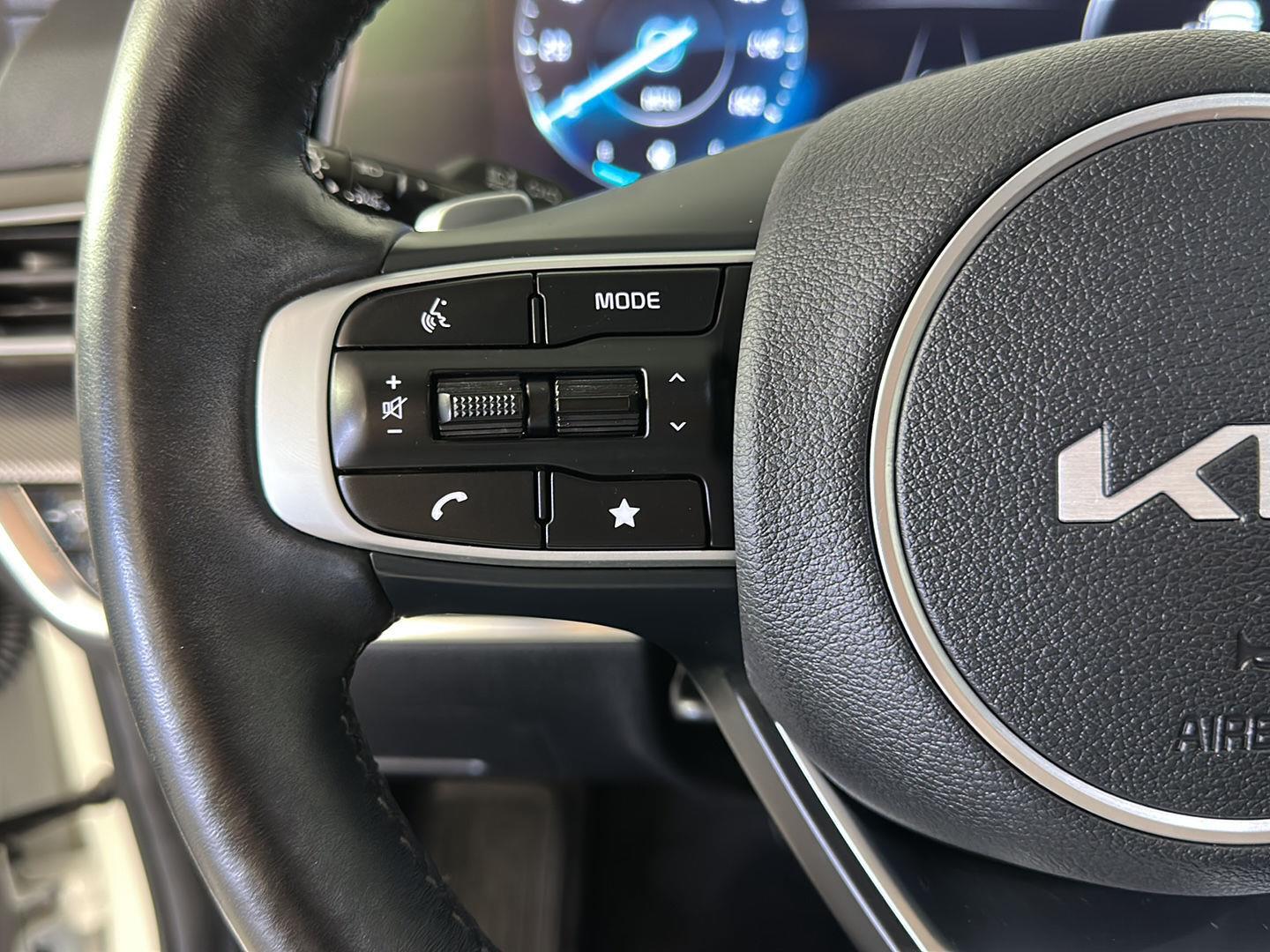 Used 2024 Snow White Pearl Kia SX-Prestige image 18