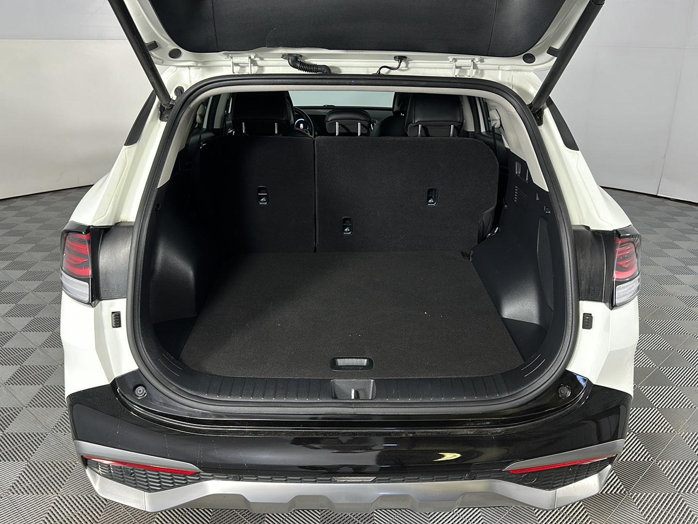 Used 2024 Snow White Pearl Kia SX-Prestige image 30