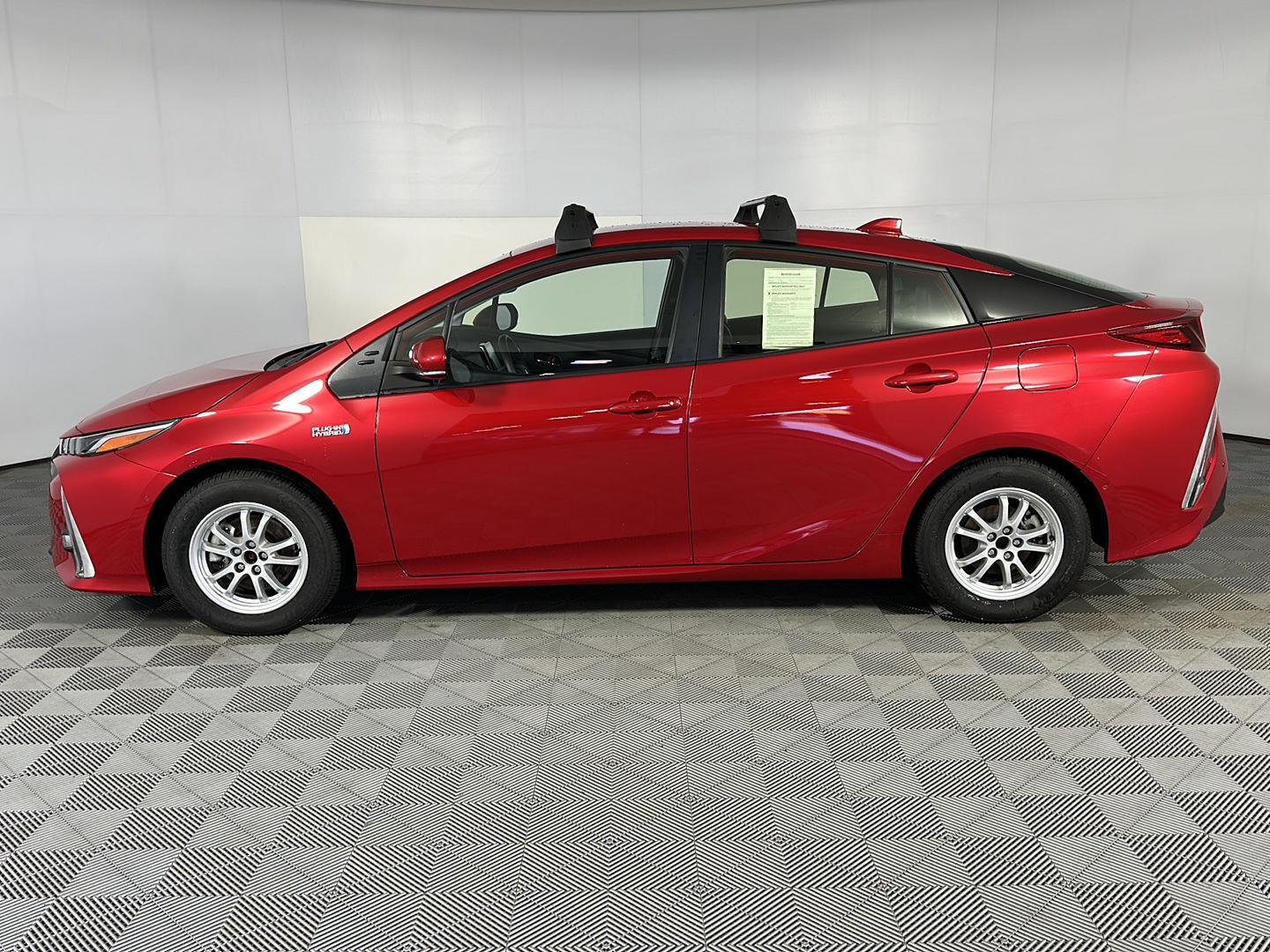 Used 2022 Supersonic Red Toyota Limited image 4