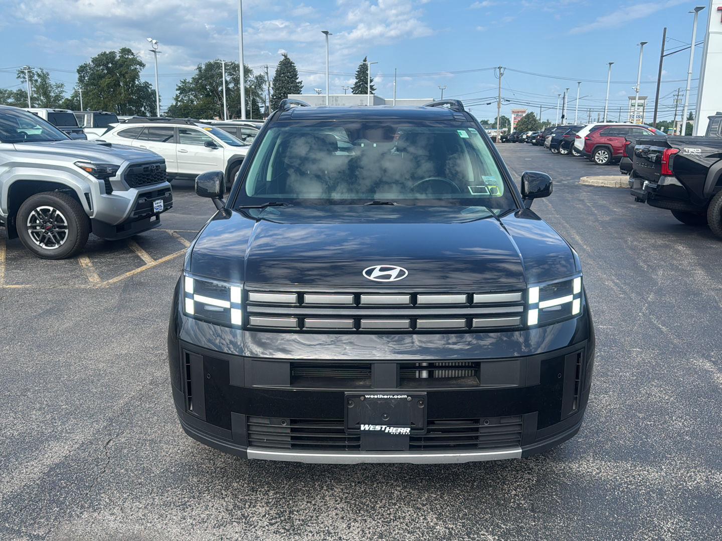 Used 2025 Phantom Black Hyundai SEL image 2