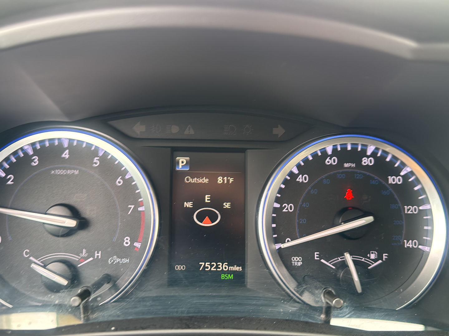 Used 2017 Salsa Red Pearl Toyota SE image 8