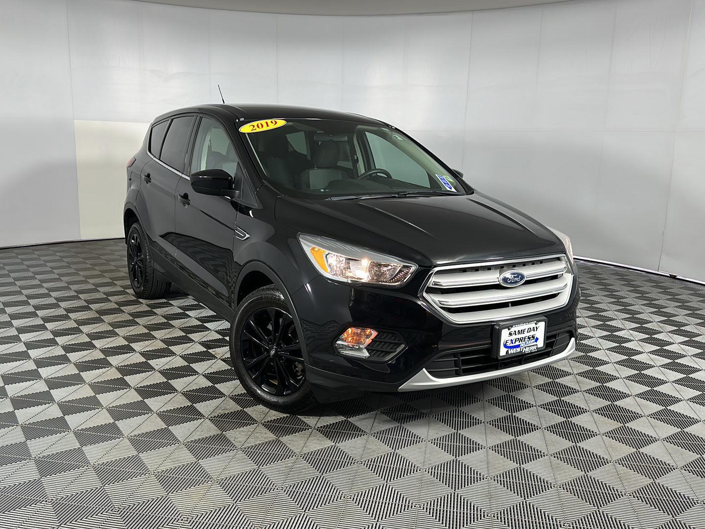 Used 2019 Agate Black Ford SE image 11