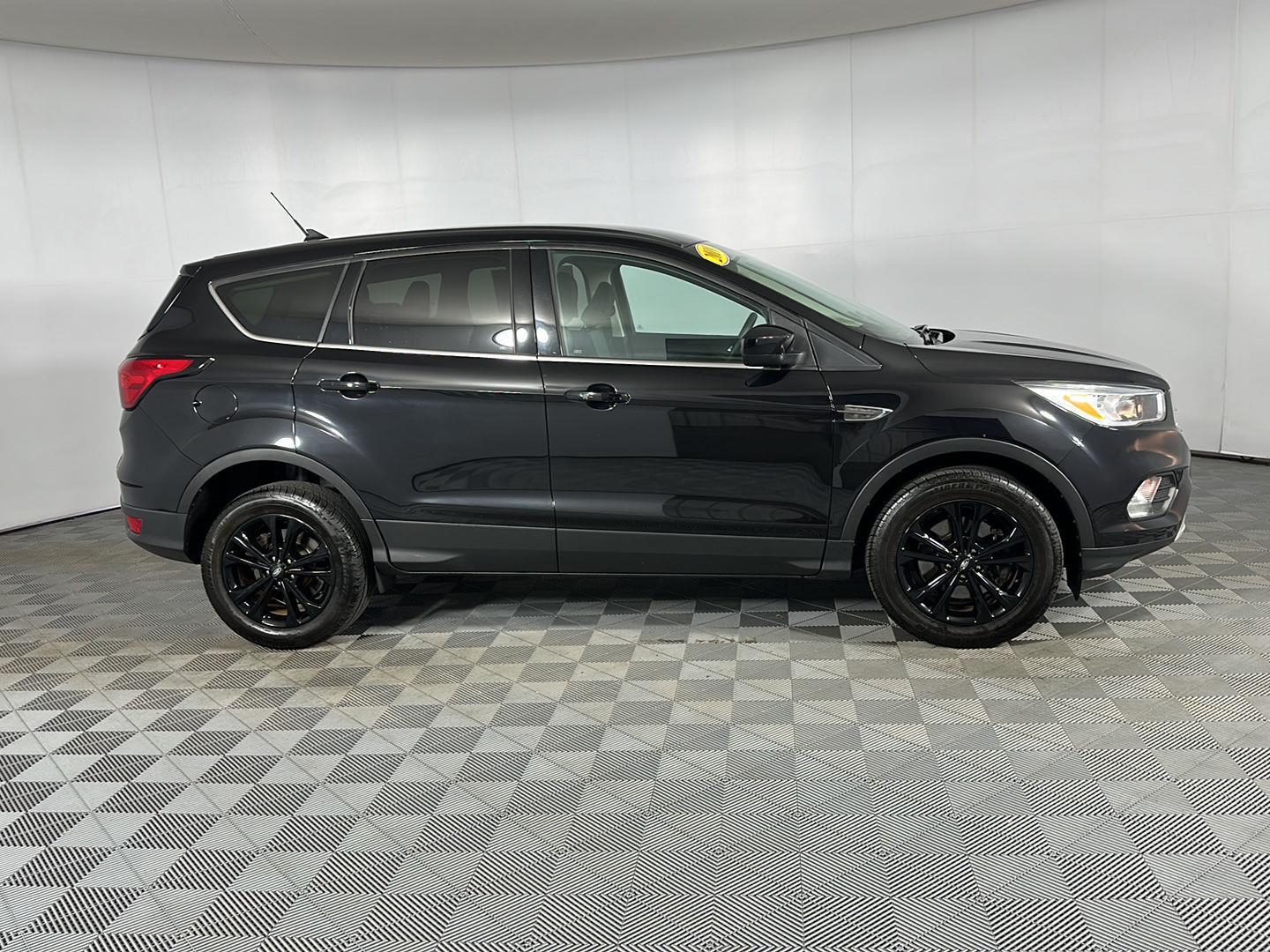 Used 2019 Agate Black Ford SE image 14