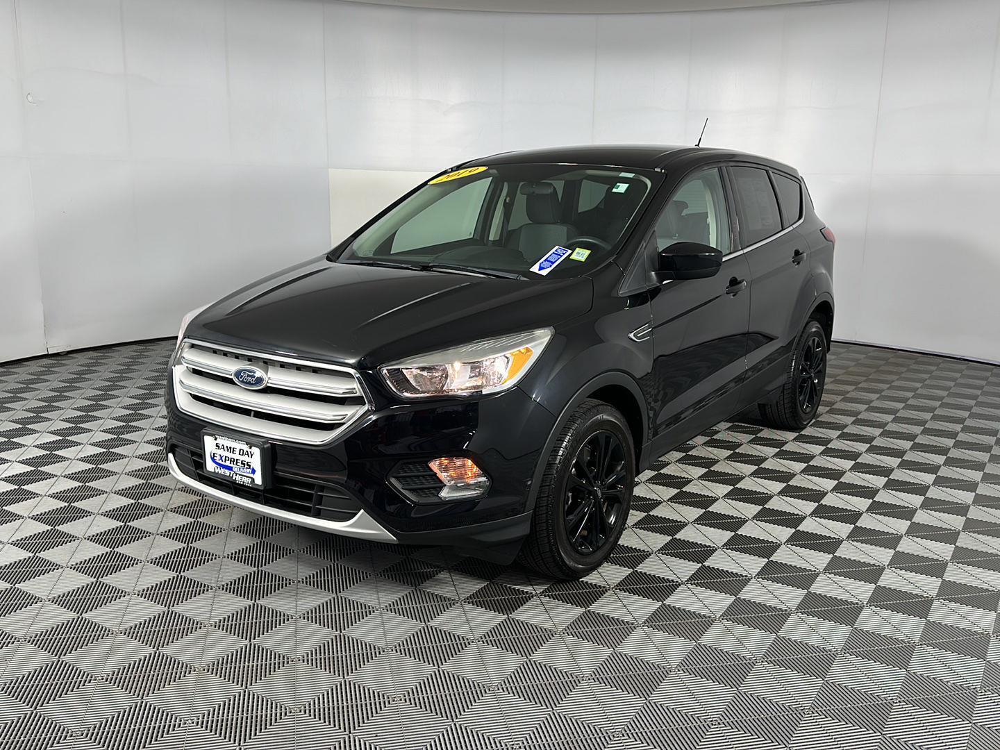 Used 2019 Agate Black Ford SE image 16