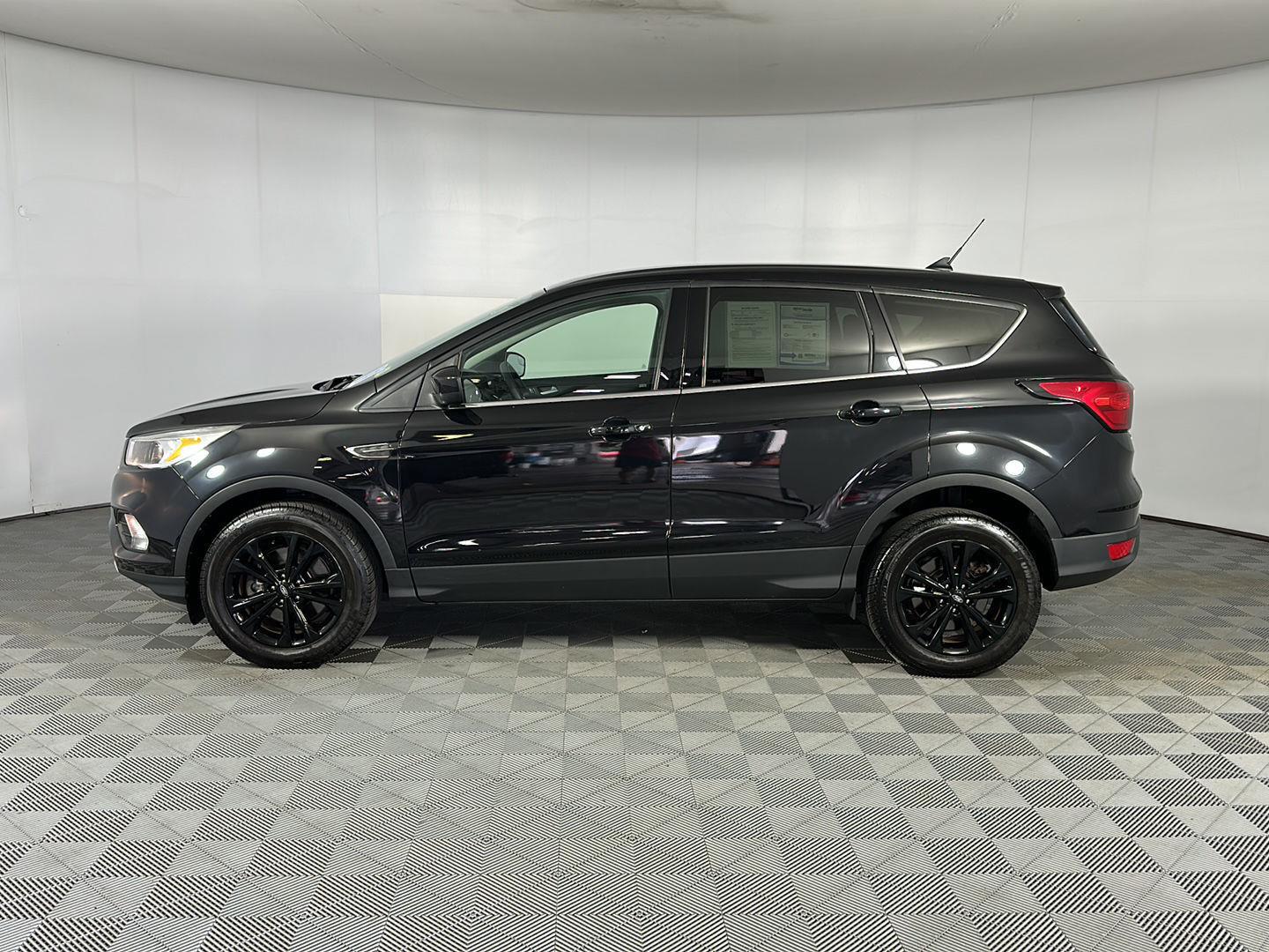 Used 2019 Agate Black Ford SE image 17