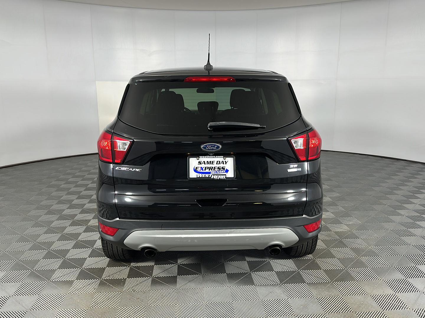 Used 2019 Agate Black Ford SE image 37