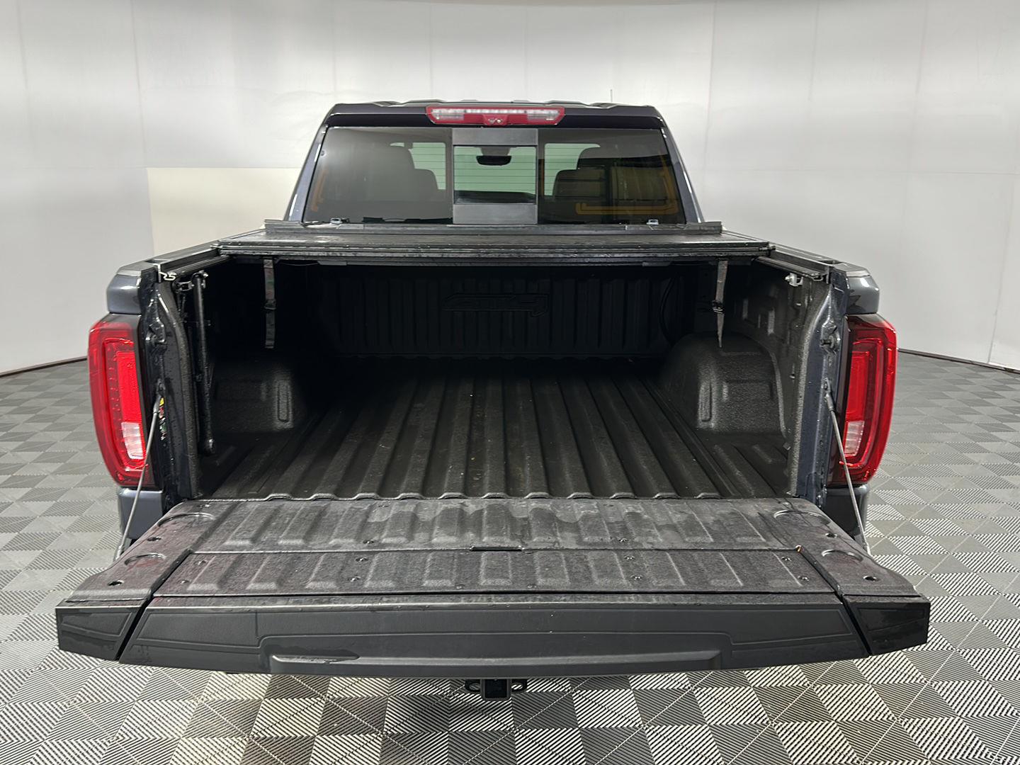 Used 2023 Titanium Rush Metallic GMC AT4 image 27