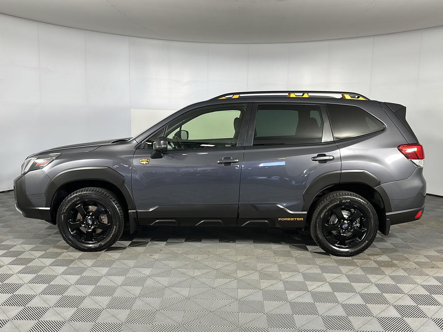 Used 2023 Magnetite Gray Metallic Subaru Wilderness image 4