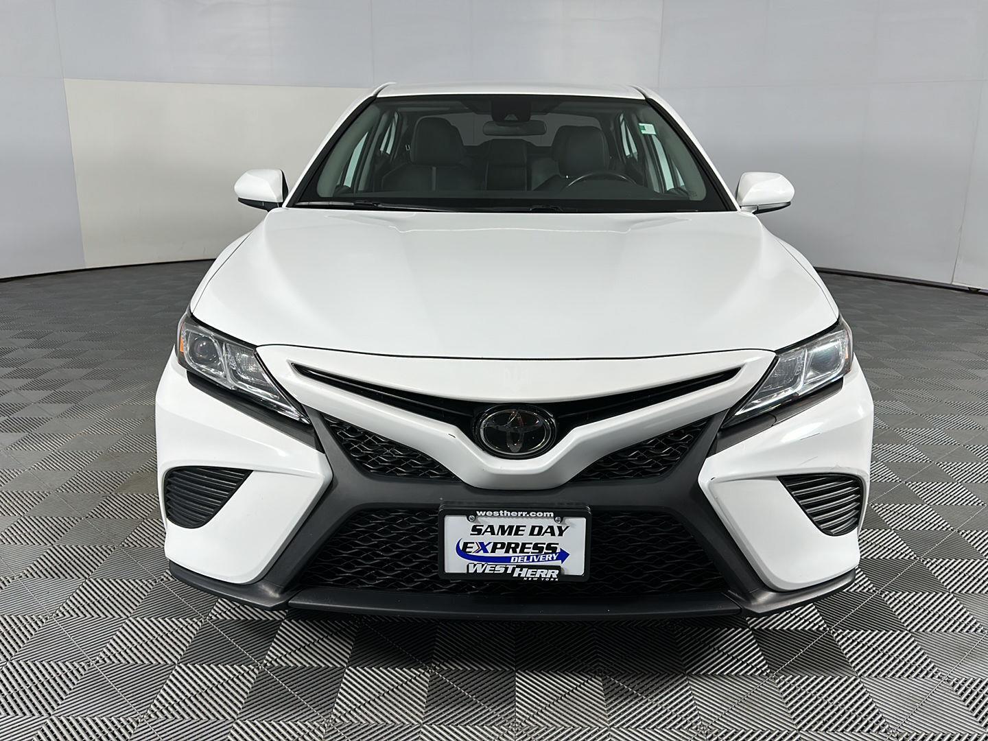 Used 2020 Super White Toyota SE image 2