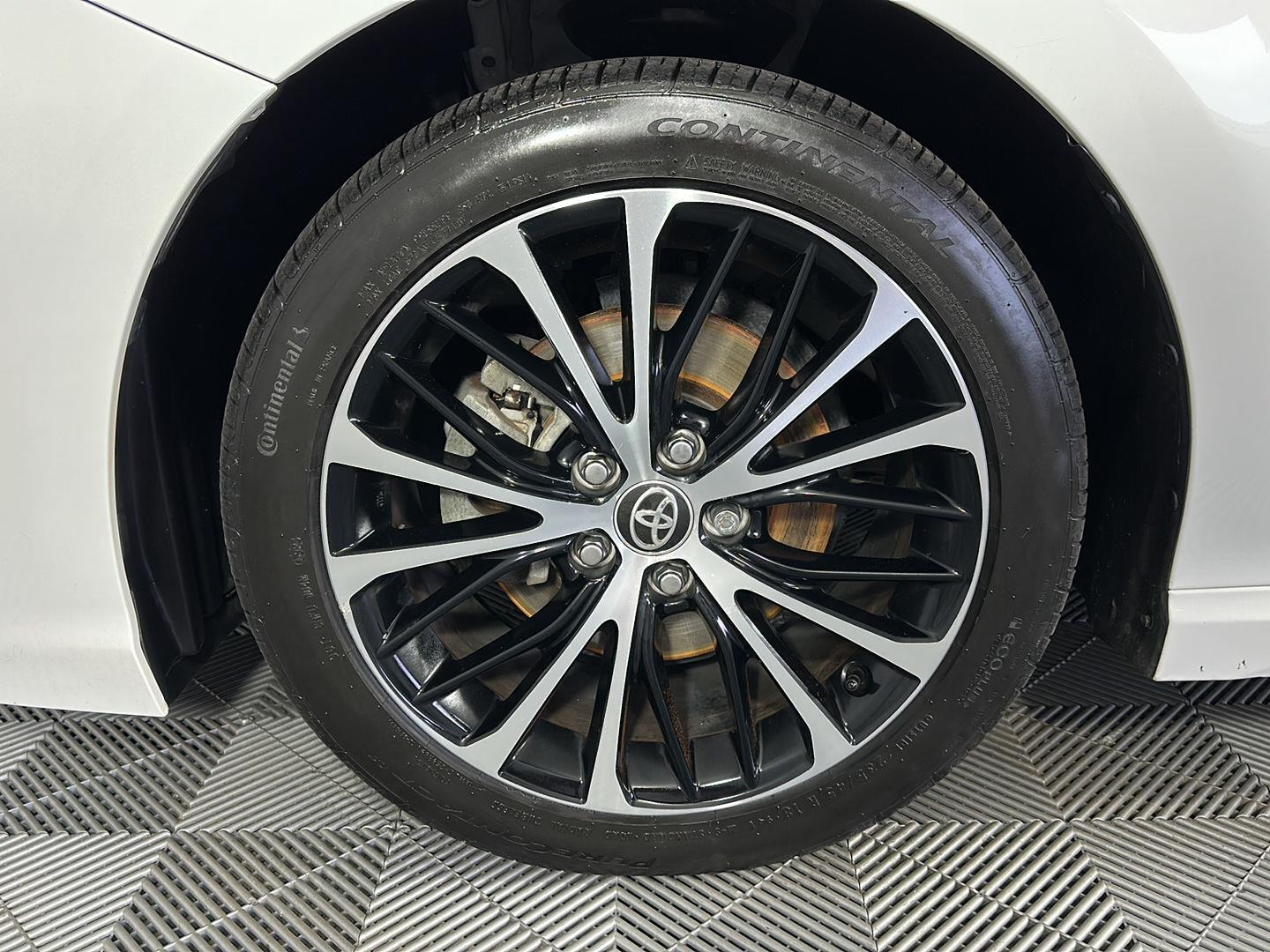 Used 2020 Super White Toyota SE image 9