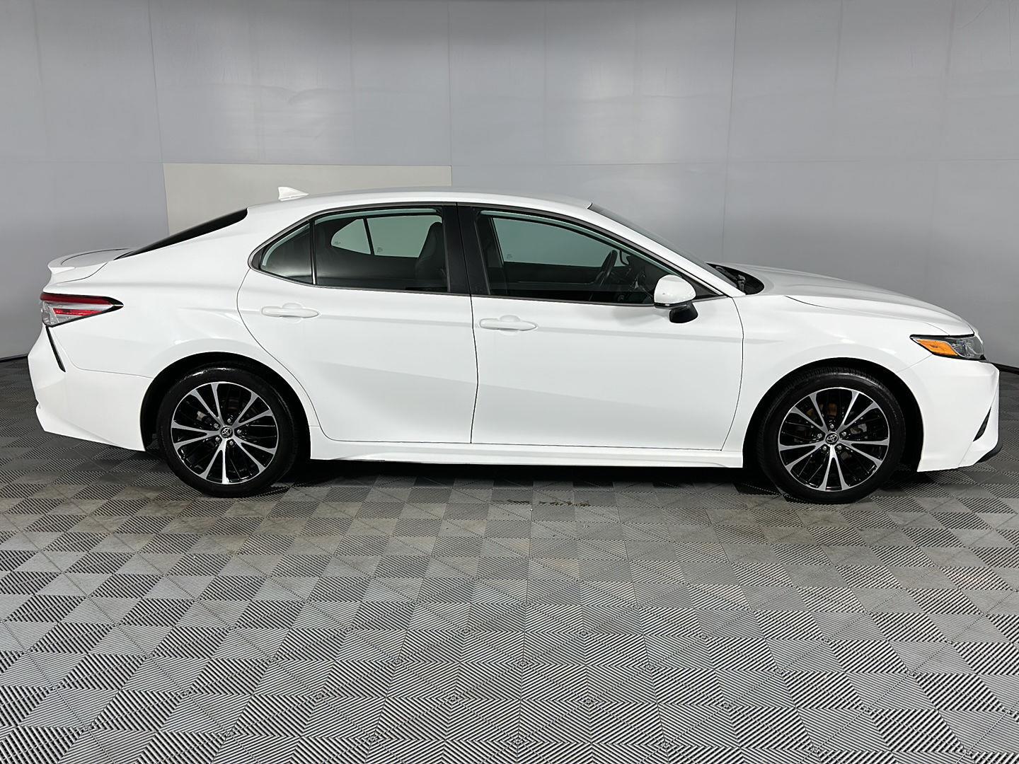 Used 2020 Super White Toyota SE image 8