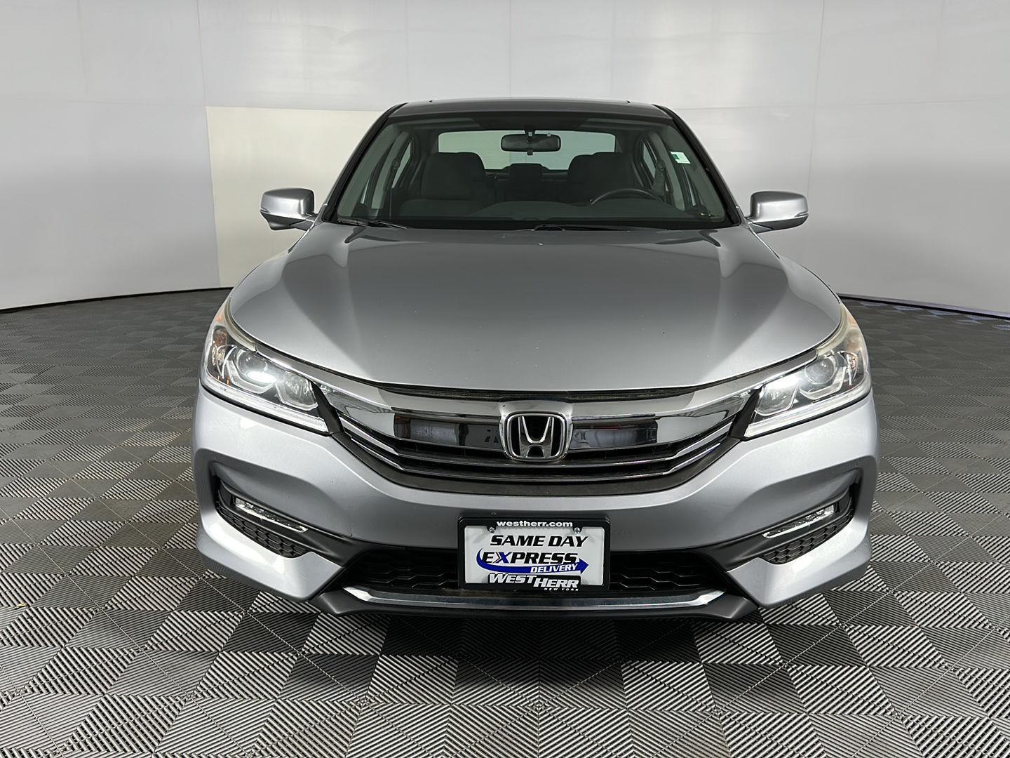 Used 2017 Lunar Silver Metallic Honda EX image 3