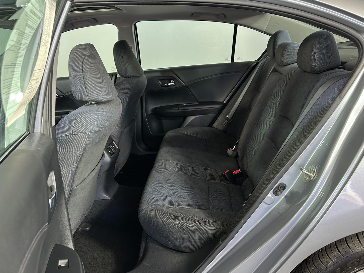 Used 2017 Lunar Silver Metallic Honda EX image 18