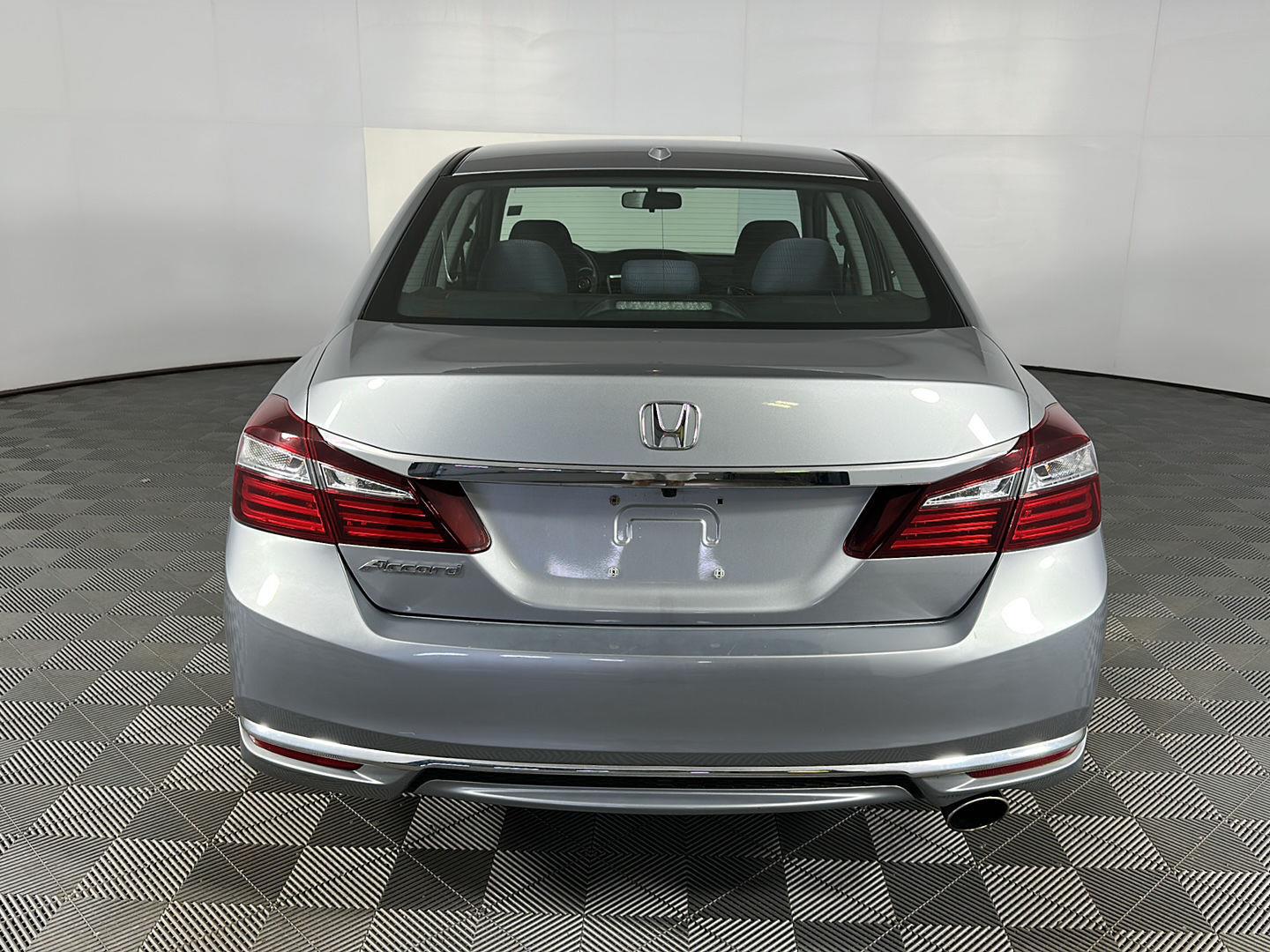 Used 2017 Lunar Silver Metallic Honda EX image 22