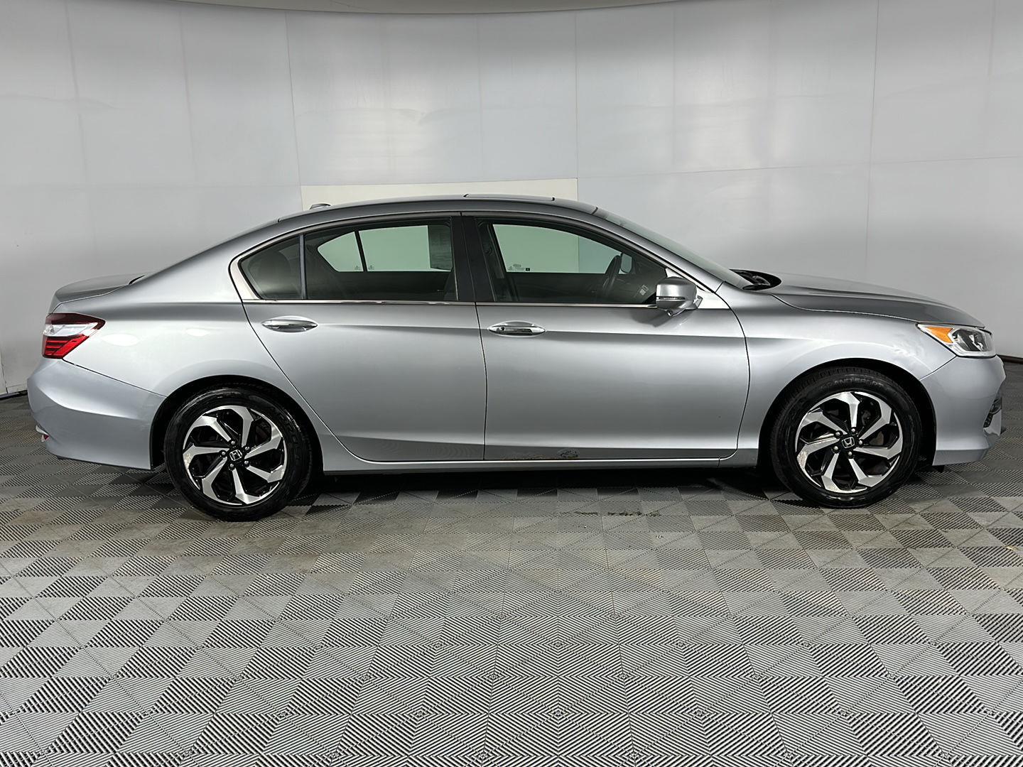 Used 2017 Lunar Silver Metallic Honda EX image 25