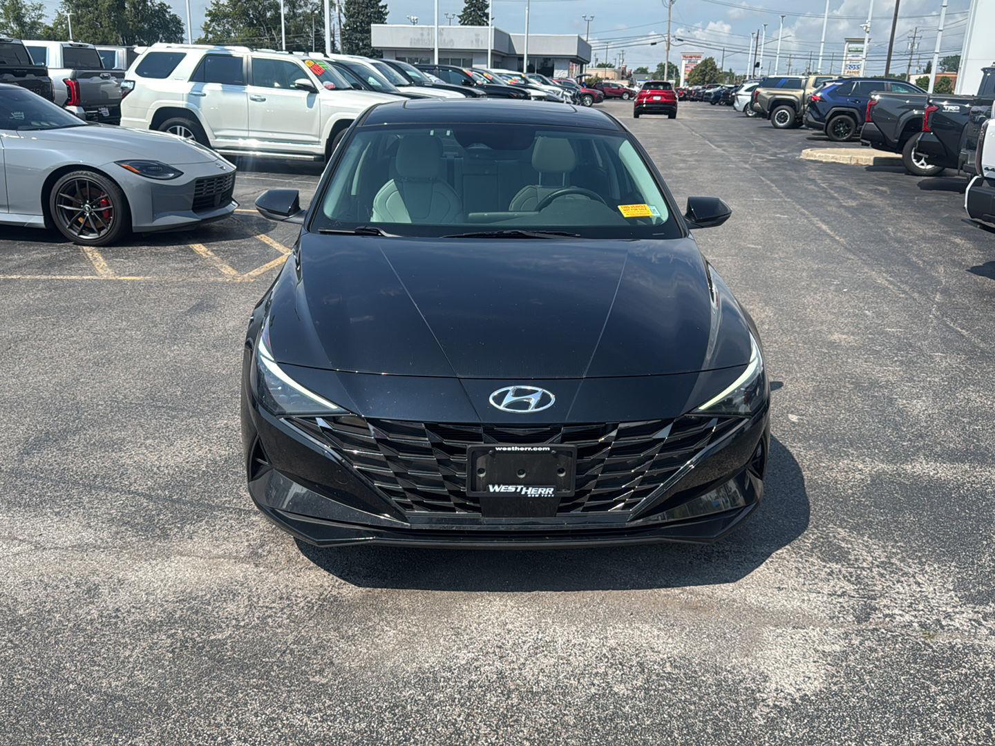 Used 2023 Onyx Black Hyundai Limited image 2