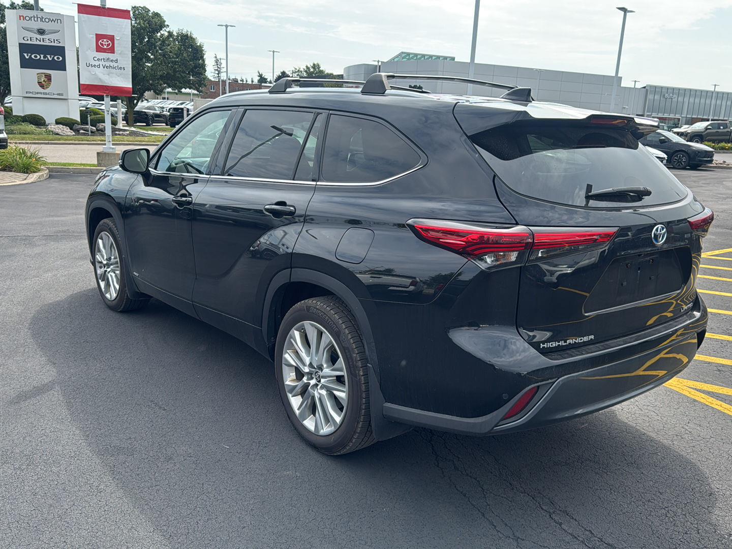 Used 2022 Midnight Black Metallic Toyota Limited image 4