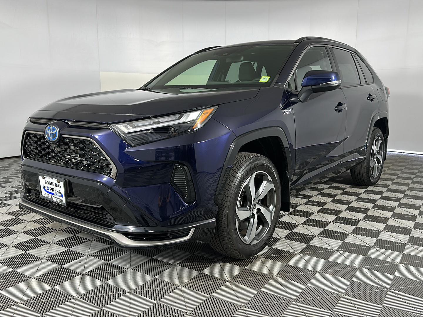 Certified Used 2023 Blueprint Toyota SE image 3