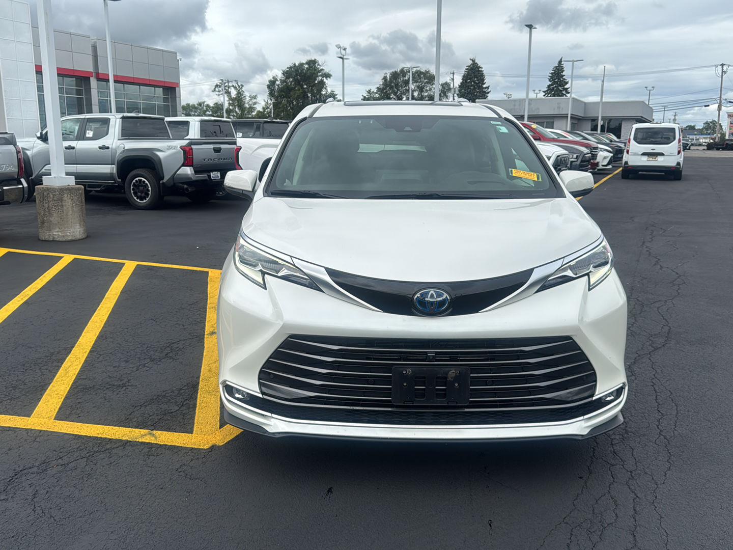 Certified Used 2021 Blizzard Pearl Toyota Platinum image 2