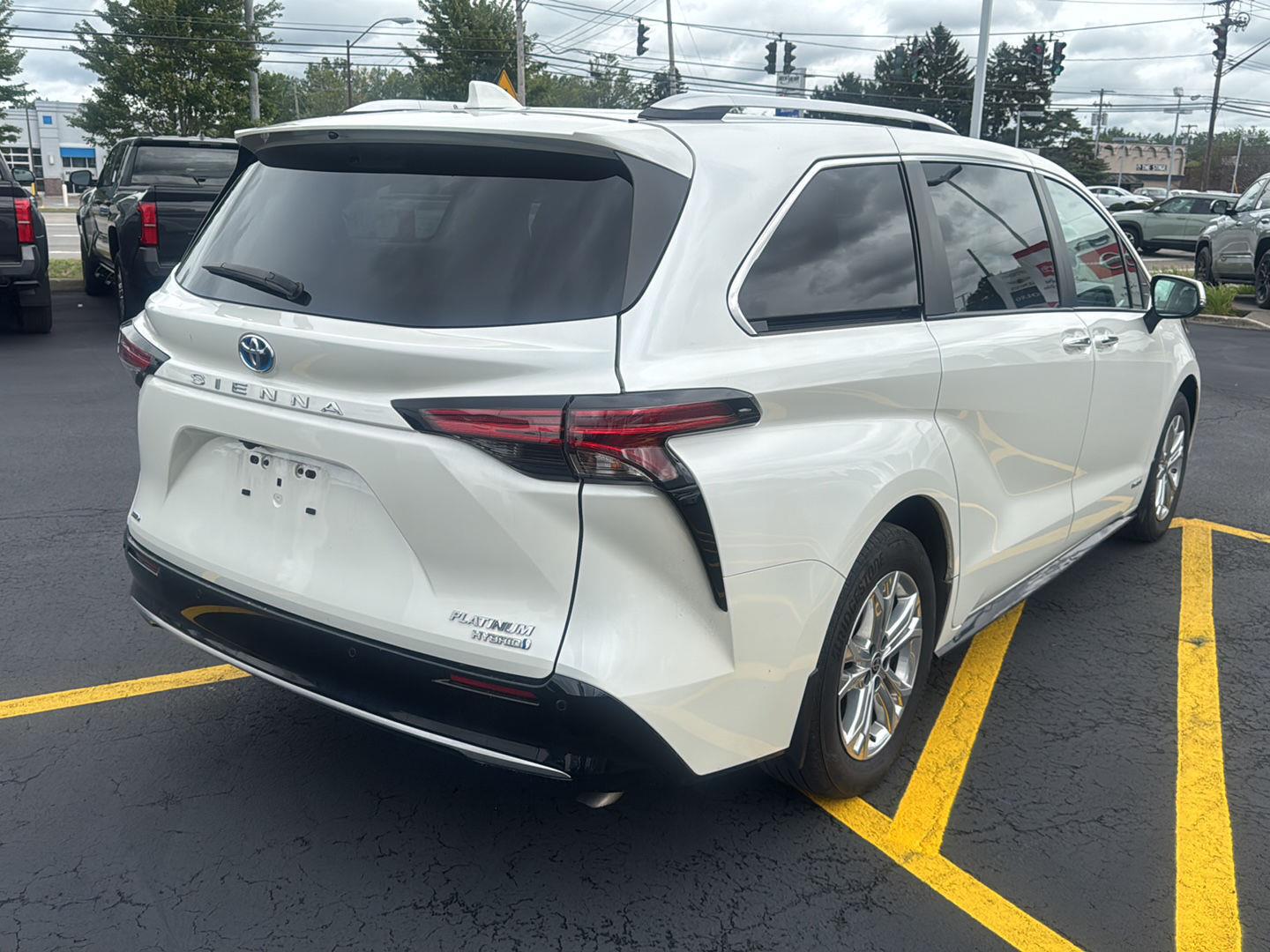 Certified Used 2021 Blizzard Pearl Toyota Platinum image 6